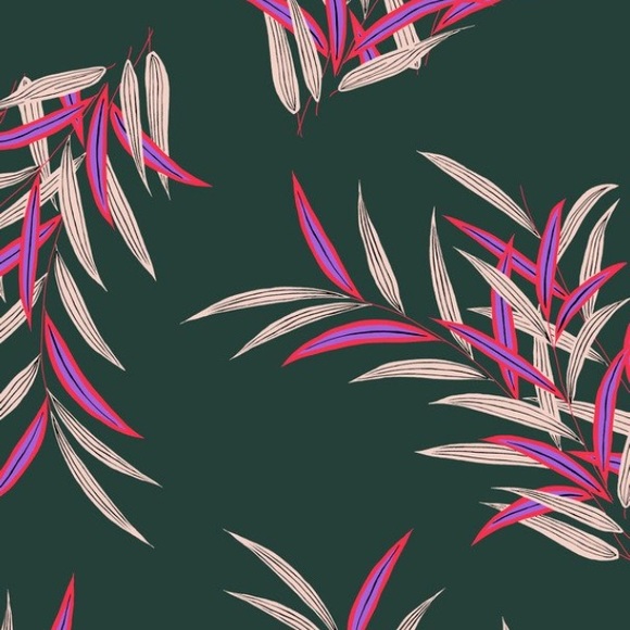 Meet your Posher, Danielle - Picture 2 of 2